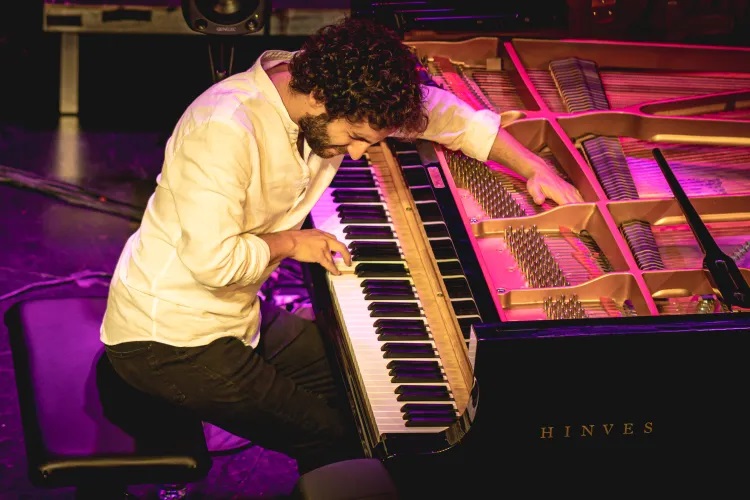 mataderomadrid's tweet photo. 🎼La cita anual con el piano de la ciudad de Madrid se celebra también en #MatataderoMadrid. Durante el fin de semana tendrán lugar conciertos de Pablo Rubén Maldonado, Chico Pérez, Marialy Pacheco, Mario Fierro Trío, Álex Conde Trío y María Parra Trío👇
https://t.co/juzRL0OWyS https://t.co/gcmCL4LBSJ