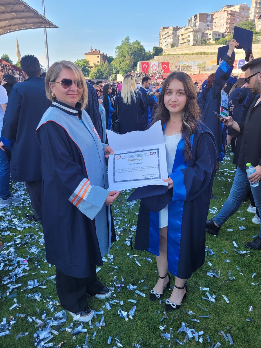 2023-2024 Mezuniyet Törenimizi coşkuyla kutladık. Uluslararası Ticaret ve İşletmecilik bölümü olarak tüm mezunlarımızı tebrik eder, başarılarının devamını dileriz. Yolunuz açık olsun ❤️
<a href="/beunedutr/">Zonguldak Bülent Ecevit Üniversitesi</a> 
#beunmezuniyet2024
#zonguldakbülentecevitüniversitesi
#gelecekburadaşekillenir