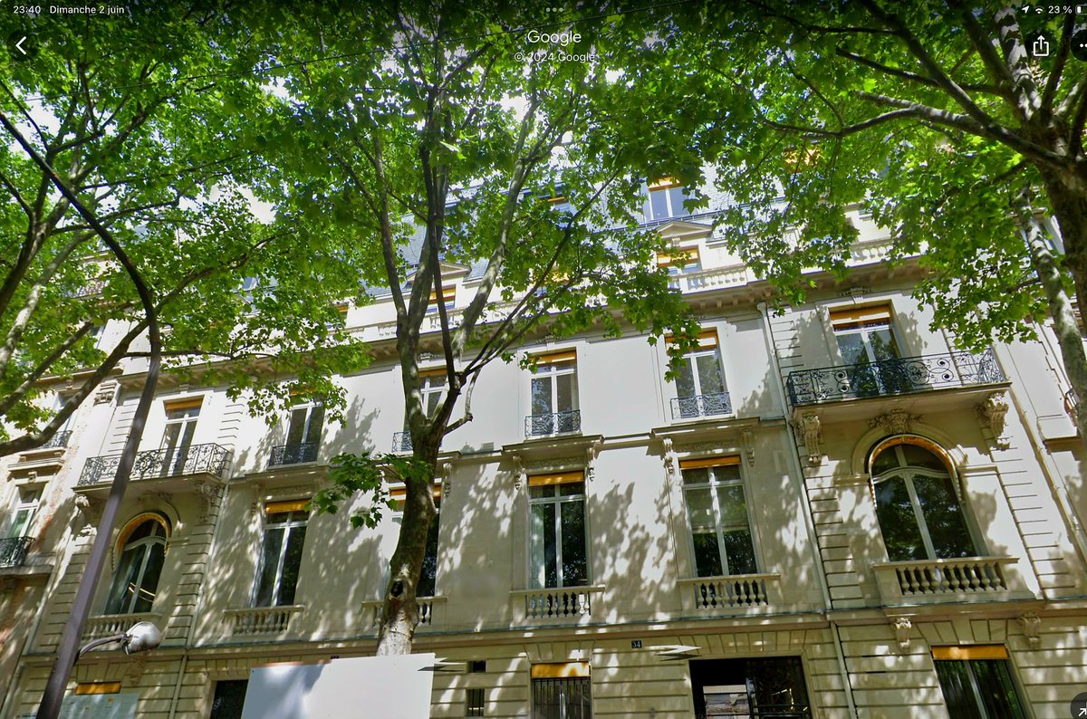 En juin, donc, ⚠️ #LFP va déménager... coût de l'opération pour cet immeuble : 130 M€ soit plus de 40.000 €/m2. Vous avez bien lu = 40.000 euros. A ce prix, il y aura du marbre et la vue sur le parc Monceau.  Utile pour négocier  #droitsTV ? 
<a href="/SirOughourlian/">Sir Joseph Oughourlian</a> <a href="/GROUPENICOLLIN/">Groupe NICOLLIN</a> 🙈