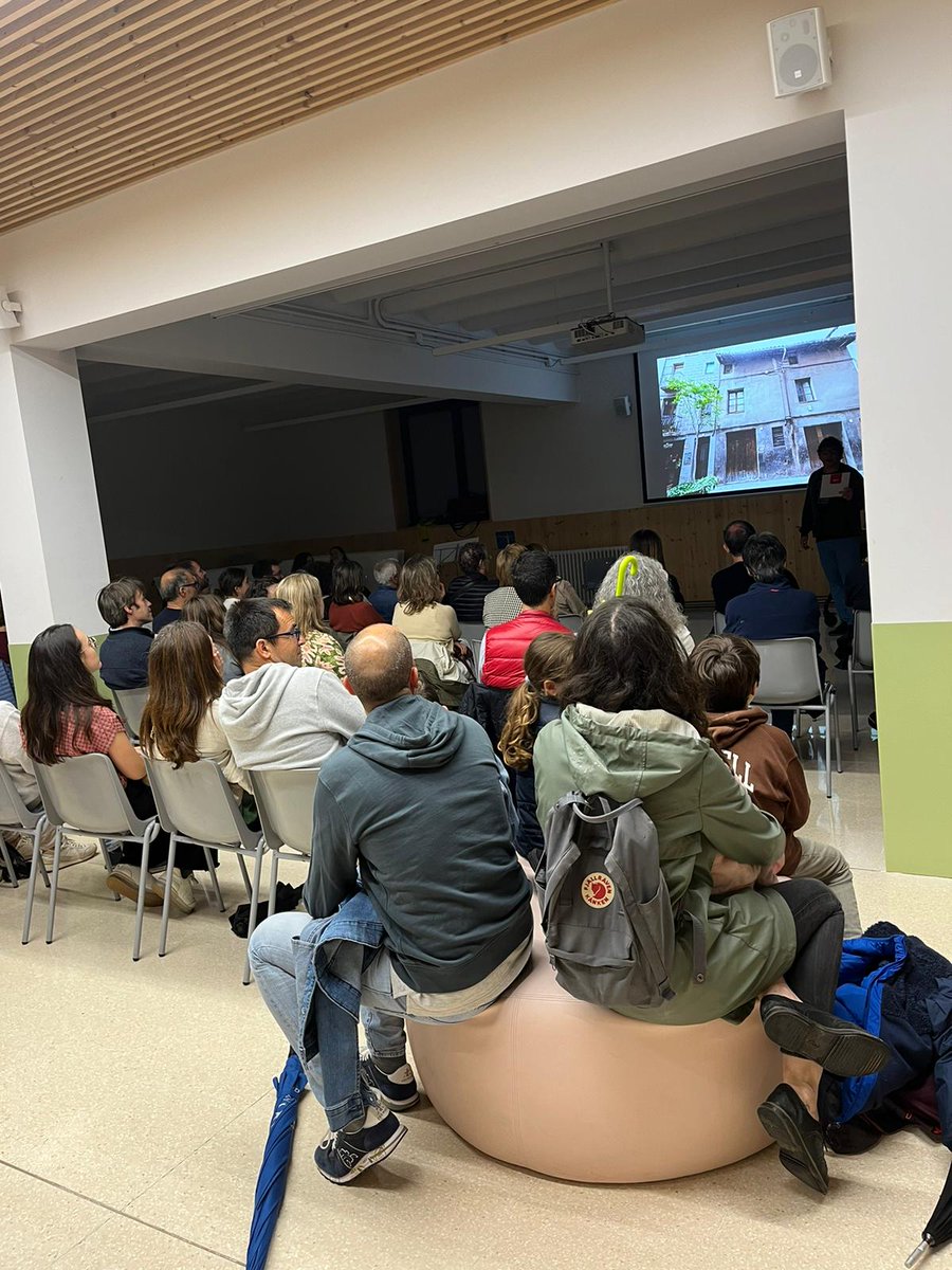 Col·legi Sant Miquel tweet media