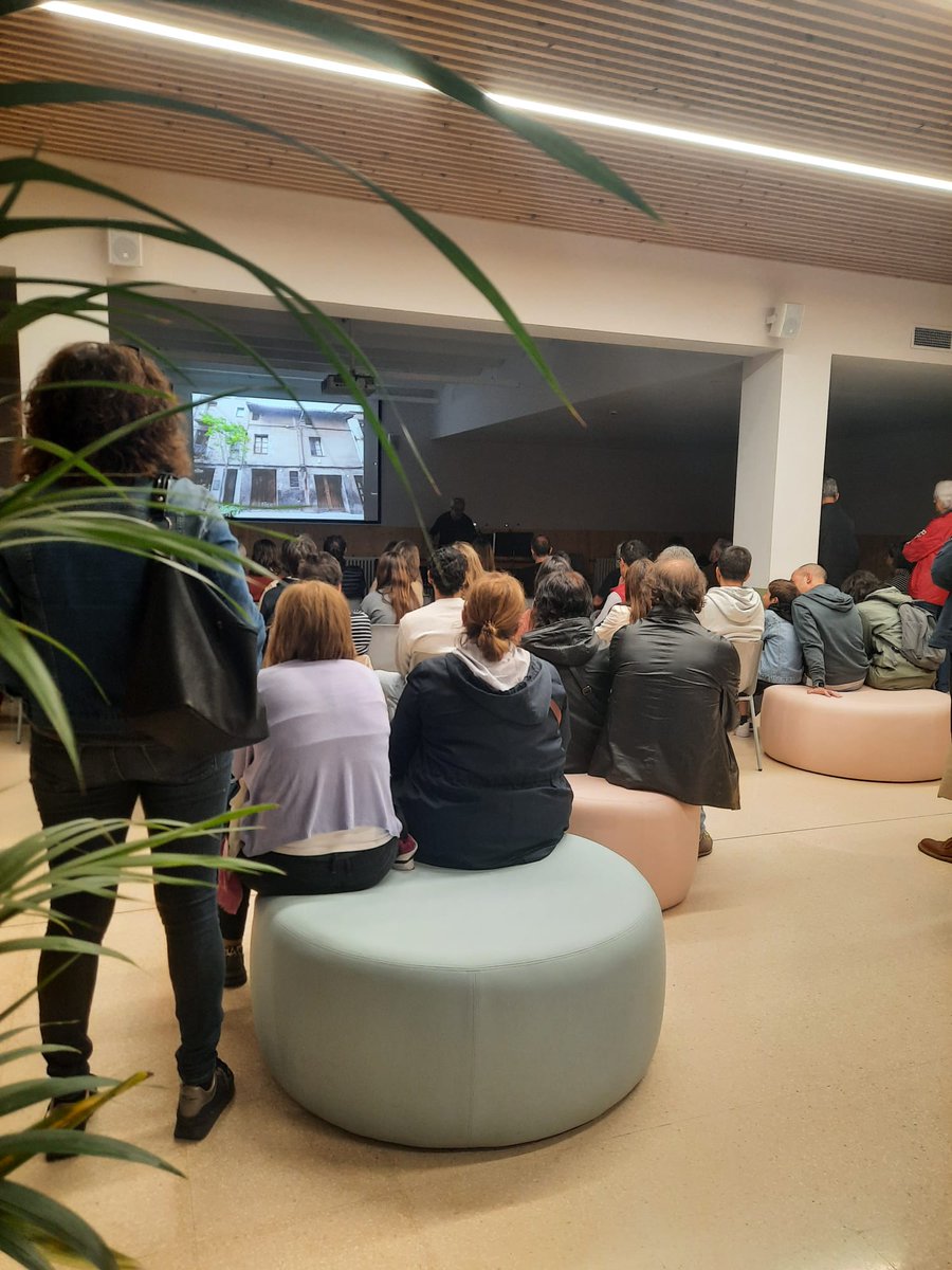 Col·legi Sant Miquel tweet media