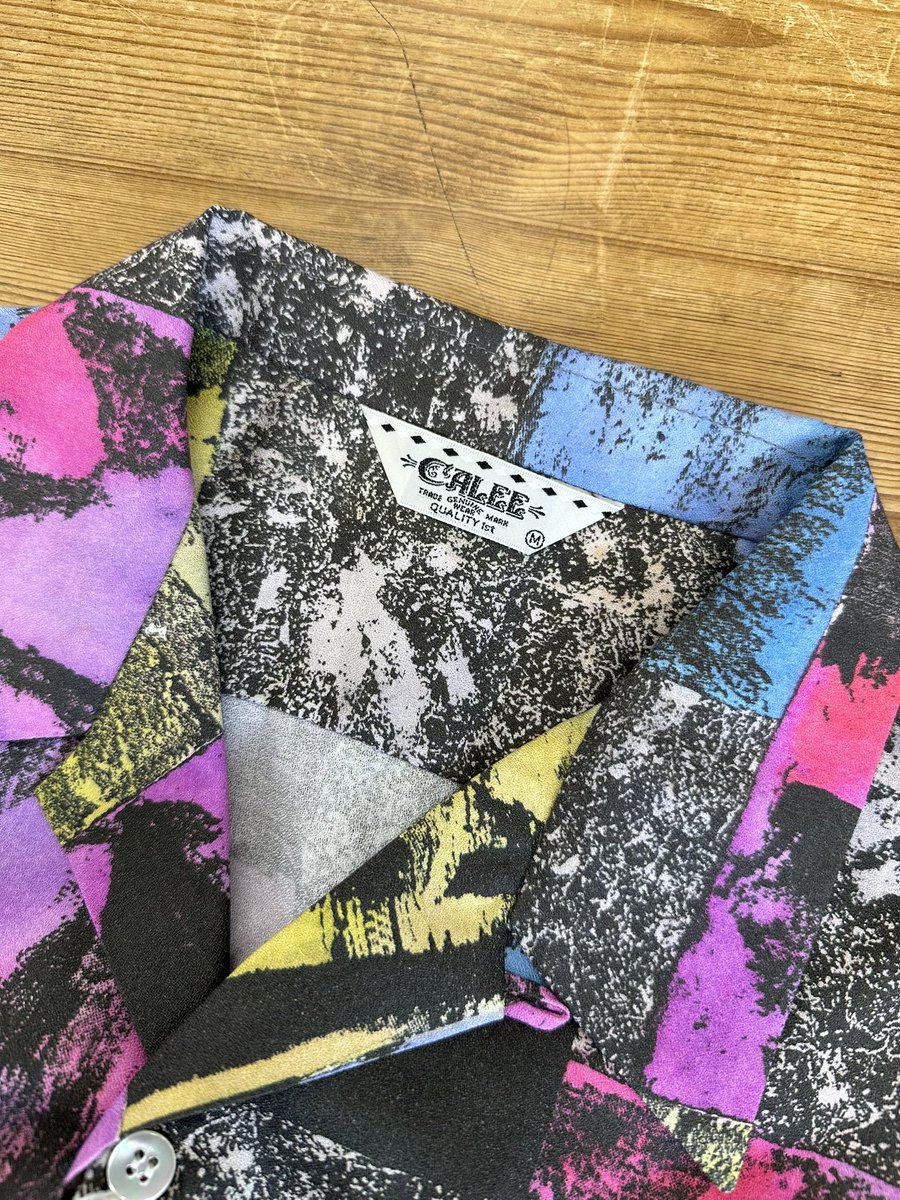 AmeproBaybrook's tweet photo. CALEEより90年代の総柄シャツをモチーフにしたオープンカラーシャツです👍
#baybrook #amepro #fashion #kumamoto #calee #tokyo #ベイブルック #アメプロ #ファッション #熊本 #キャリー #東京 https://t.co/nayz0svllt