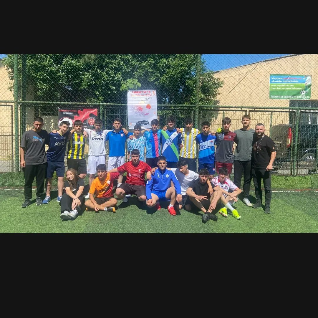 Sabanci50AL's tweet photo. Okulumuz Öğrenci Meclisleri Projesi kapsamında Okulumuz öğrencileri sınıflar arası futbol turnuvası okulumuz öğretmenlerinden Songül MAÇOĞLU, Kaan DUYAR, Eylem DELİASLAN ve Hayrettin DENLİ’ nin katkılarıyla düzenlenmiştir. https://t.co/eg3ymMRbpk