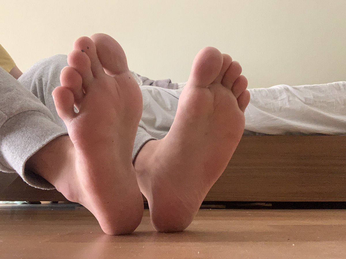 RBLM13's tweet photo. Feet like this are gonna turn you a dog https://t.co/2pIiUOTibV