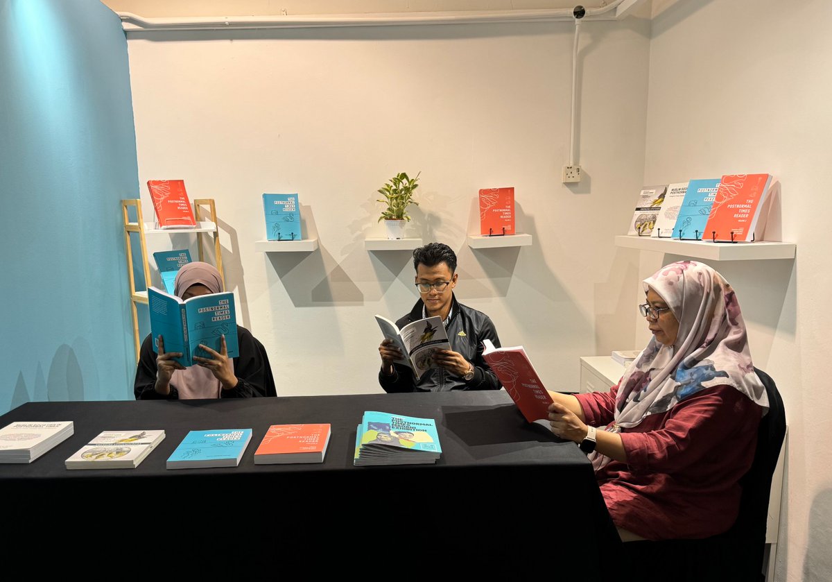 The KL International Book Fair may be finished, but we have some great new reads available for you at the Postnormal Times MADANI Exhibition @ Berjaya Times Square! #PNTMADANIExpo #MalaysiaMADANI #PBAKL  #PostnormalTimes #Buku #Books #Futures #Exhibition