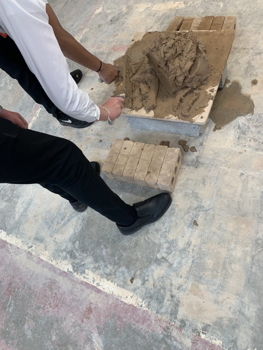 TootHillExtra's tweet photo. A fantastic morning at Newark College for Year 10 students. Inspiring taster sessions in Bricklaying, Electrical, Plumbing and Carpentry.
Thank you to everyone who supported this event. We had a brilliant time with you all. https://t.co/ZjUnNgKzc0