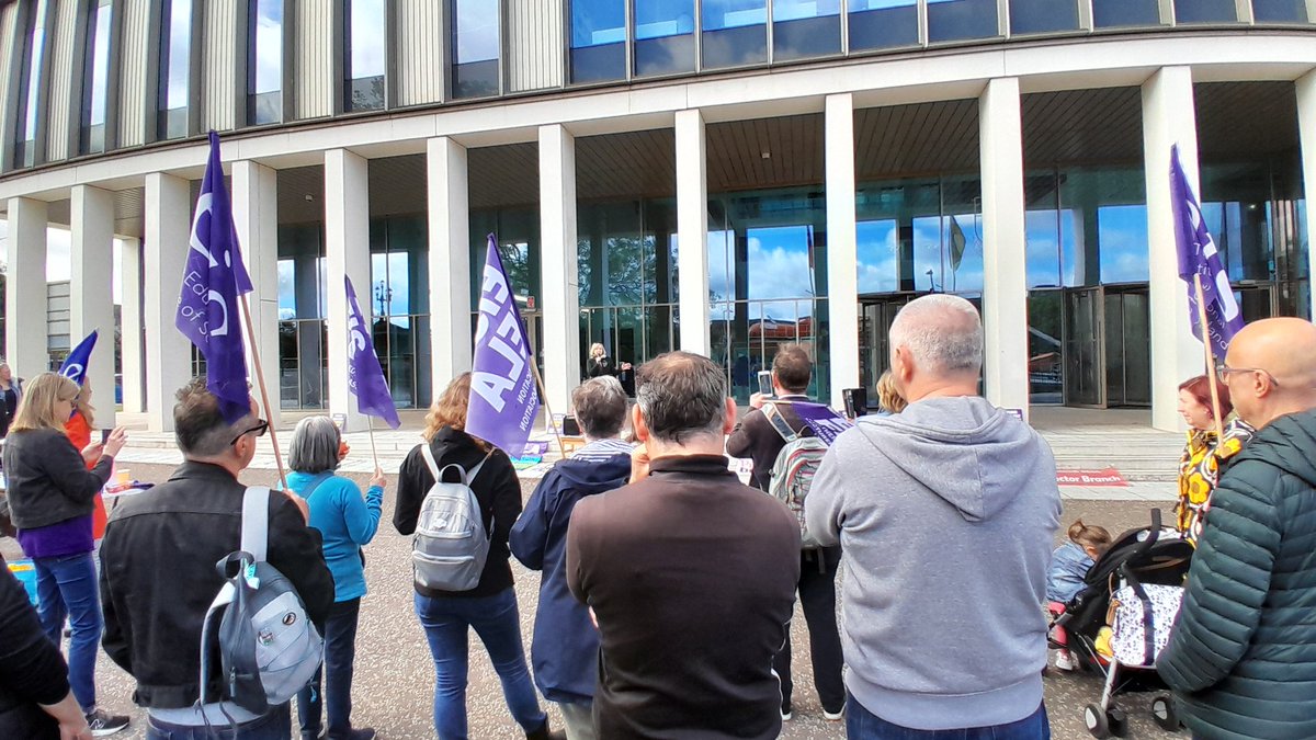 CogcEis's tweet image. General Secretary Andrea Bradley of @EISUnion pointing out that the leadership of City of Glasgow College suffers from "a deficit of integrity and honour". 
It's time for #FairWork!