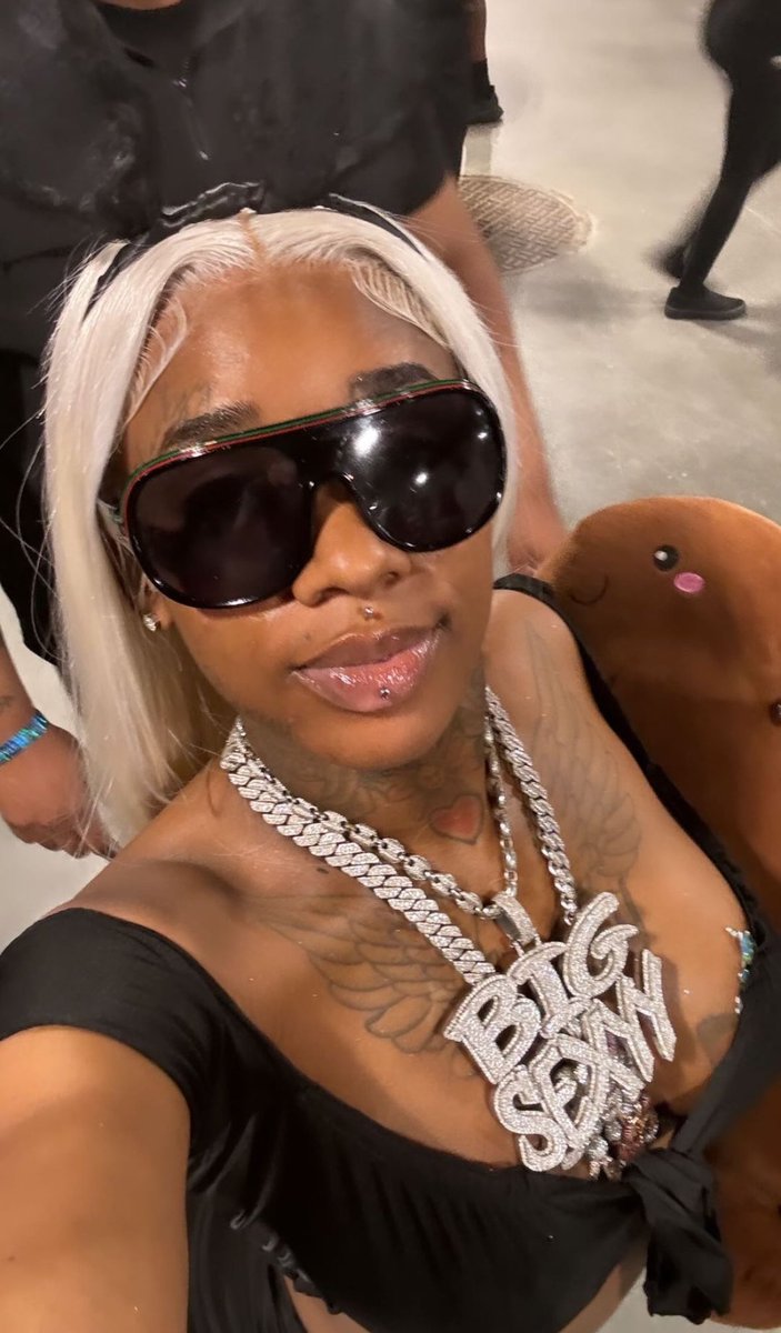 SexyyRed314_'s tweet photo. https://t.co/MCbM6QQN9s