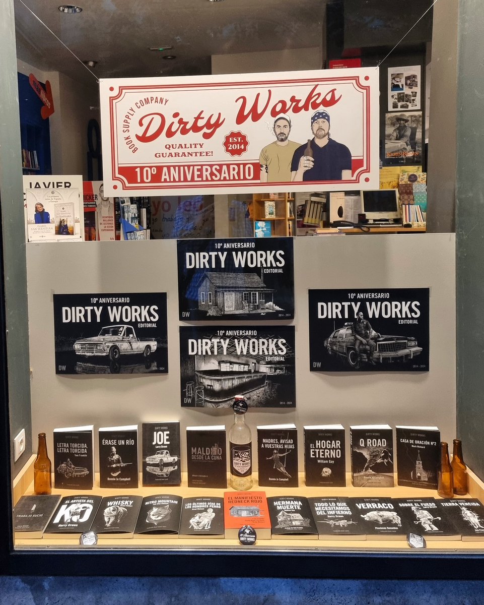 Oletvm's tweet photo. 🖤🥳 @dirtyworksedit cumple 10 años y para celebrarlo hemos preparado este escaparate 📚
¡Por muchos años más! 🍻👊🏼
#dirtyworkseditorial #dirtyworks #Libros #Aniversario
#laslibreríasrecomiendan #Oletvm https://t.co/Msp6UXJz5c