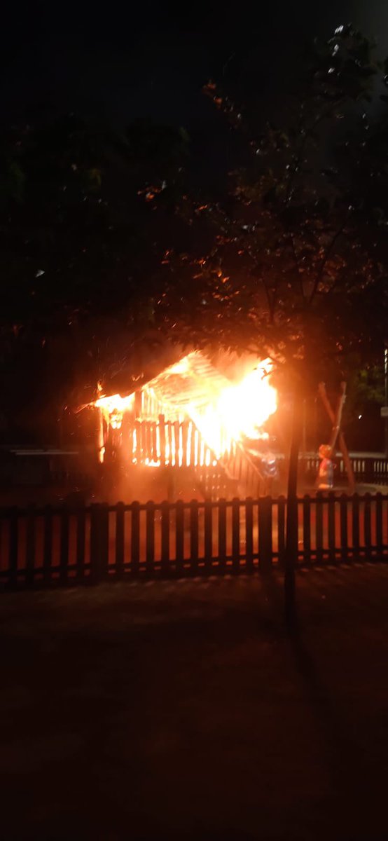 ℹ️👮🏻🔊 Aquesta passada matinada de diumenge s'han produït actes vandàlics en diversos emplaçaments de la vila.
⬇️