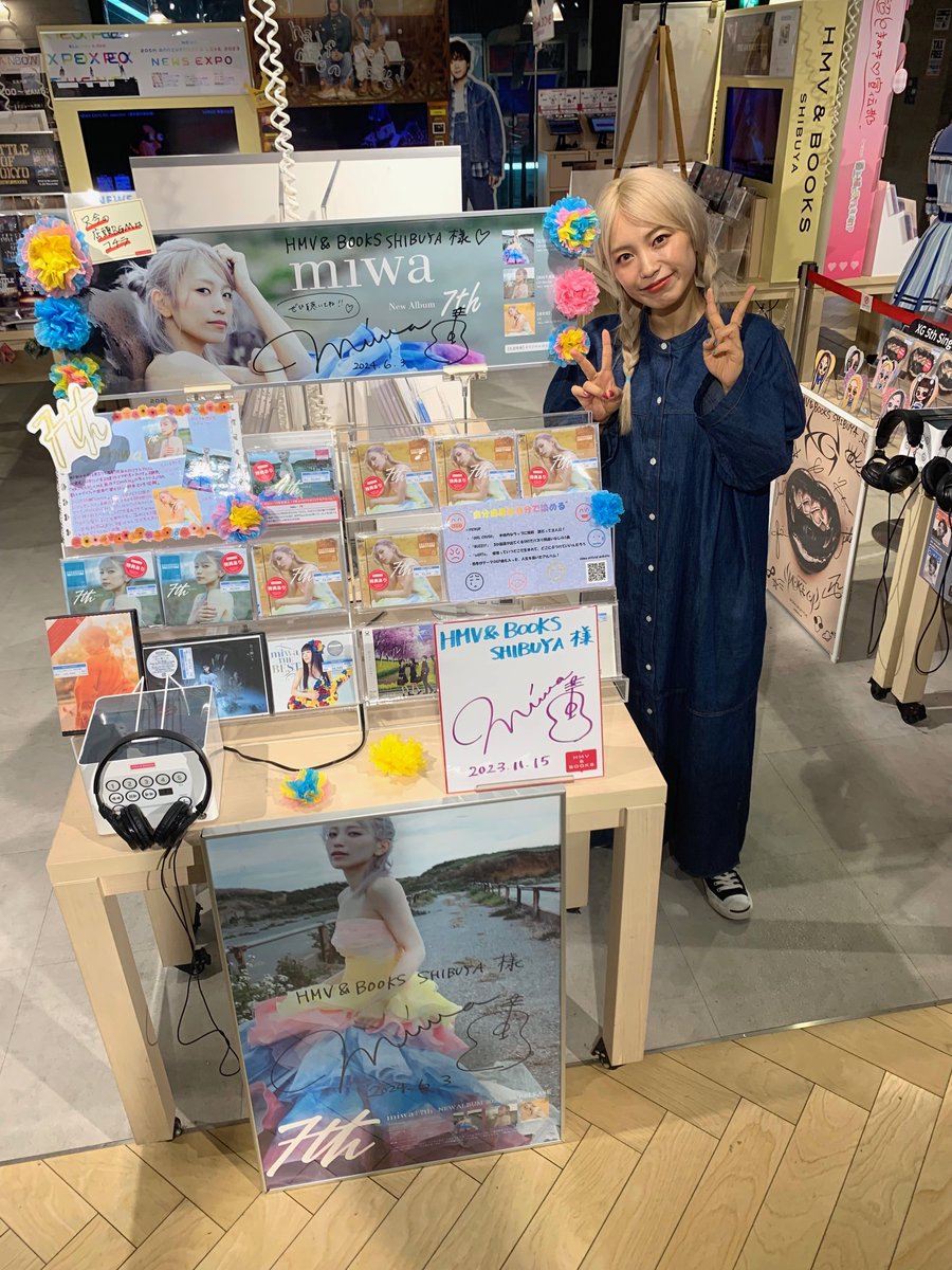 HmvBooksShibuya's tweet photo. 【#miwa】アルバム『#7th』が大好評発売中のmiwaさんが来店してくれました🤩

終始笑顔の対応で当店の展開にも喜んでいただきスタッフ一同大感激でした😭
サイン＆メッセージ頂いてます✍️
是非見に来てください📸 https://t.co/hKED4IKSEY