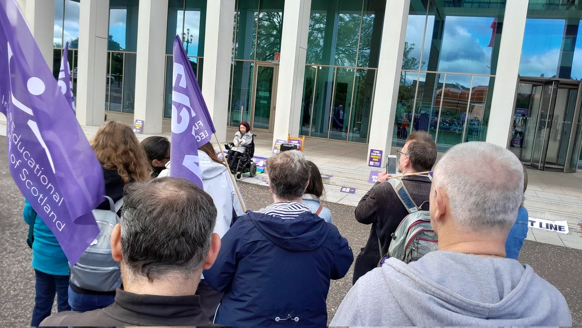 "This is an attack on trade union education!" <a href="/GlasgowPam/">Pam Duncan-Glancy</a> 
#FairWork
#FairPay