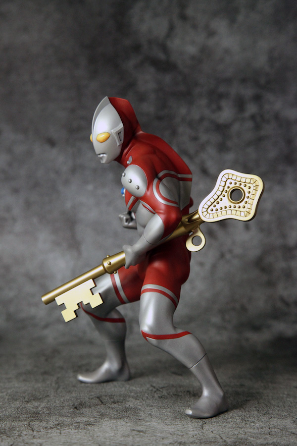 ゾフィー「ザ・ウルトラマン」より ノンスケール 12.000円 ※組立の必要