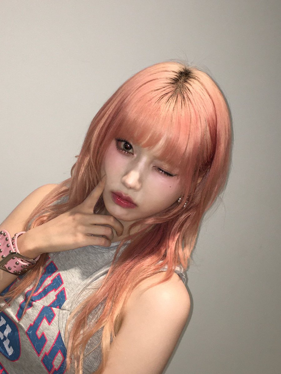 WE_NMIXX's tweet photo. 볼콕✌️

#NMIXX #엔믹스 
#지우 #JIWOO https://t.co/u4xGxnVrsF