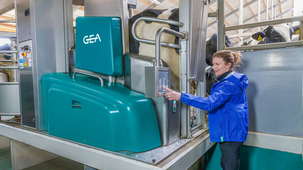 FarmGea's tweet image. Next generation farming with automated milking with GEA.

Every DairyRobot R9500 ensures an excellent milking process: safe, gentle, fast and complete. 

#TeamDairyRobot #NextGenerationFarming #TeamGEA #GEARobot ow.ly/mM0e30sCOiG