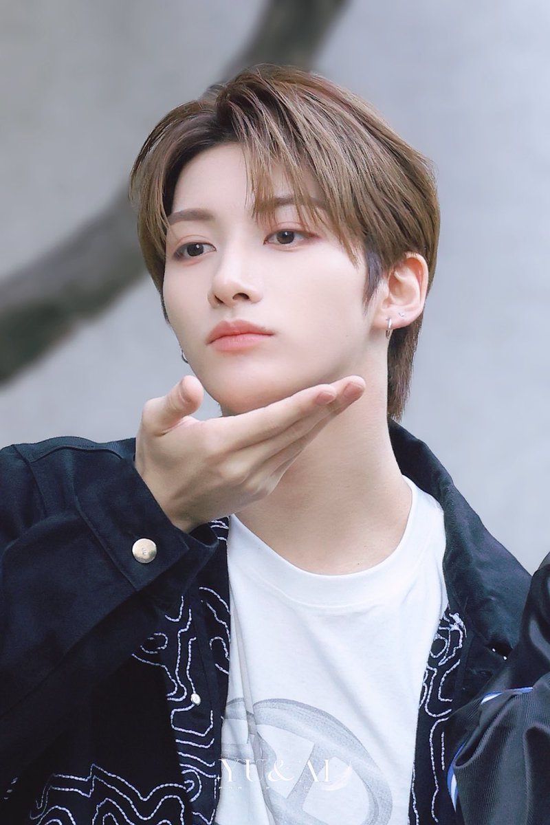 240531 MUSIC BANK 出勤 HQ1 🫴🏻🐈‍⬛ #NEXZ #넥스지 #ネクスジ #YU