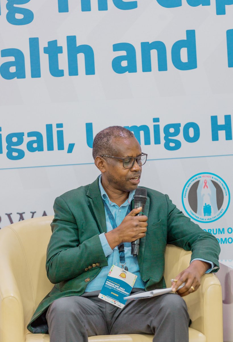medsar_rwanda's tweet photo. HIGHLIGHTS
#MEDSARDay2024 #ScientificConference
PANEL DISCUSSION moderated by @UwaseSandrine7 

Should adolescents be allowed to use contraceptive methods in mitigating teenage pregnancy?
#VivaMEDSAR https://t.co/aptmTci9HJ