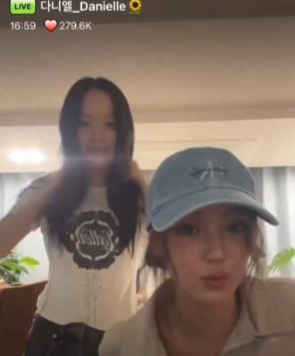 About Music tweet media