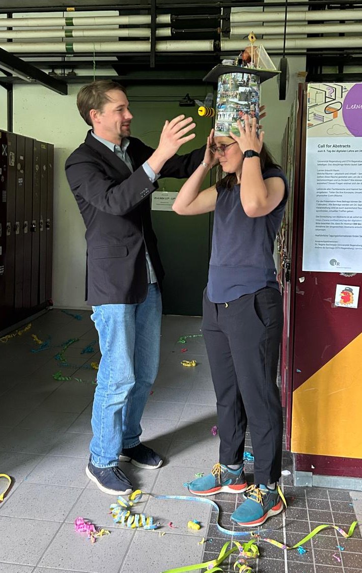 Many congratulations to Julia for finishing her PhD with summa cum laude!