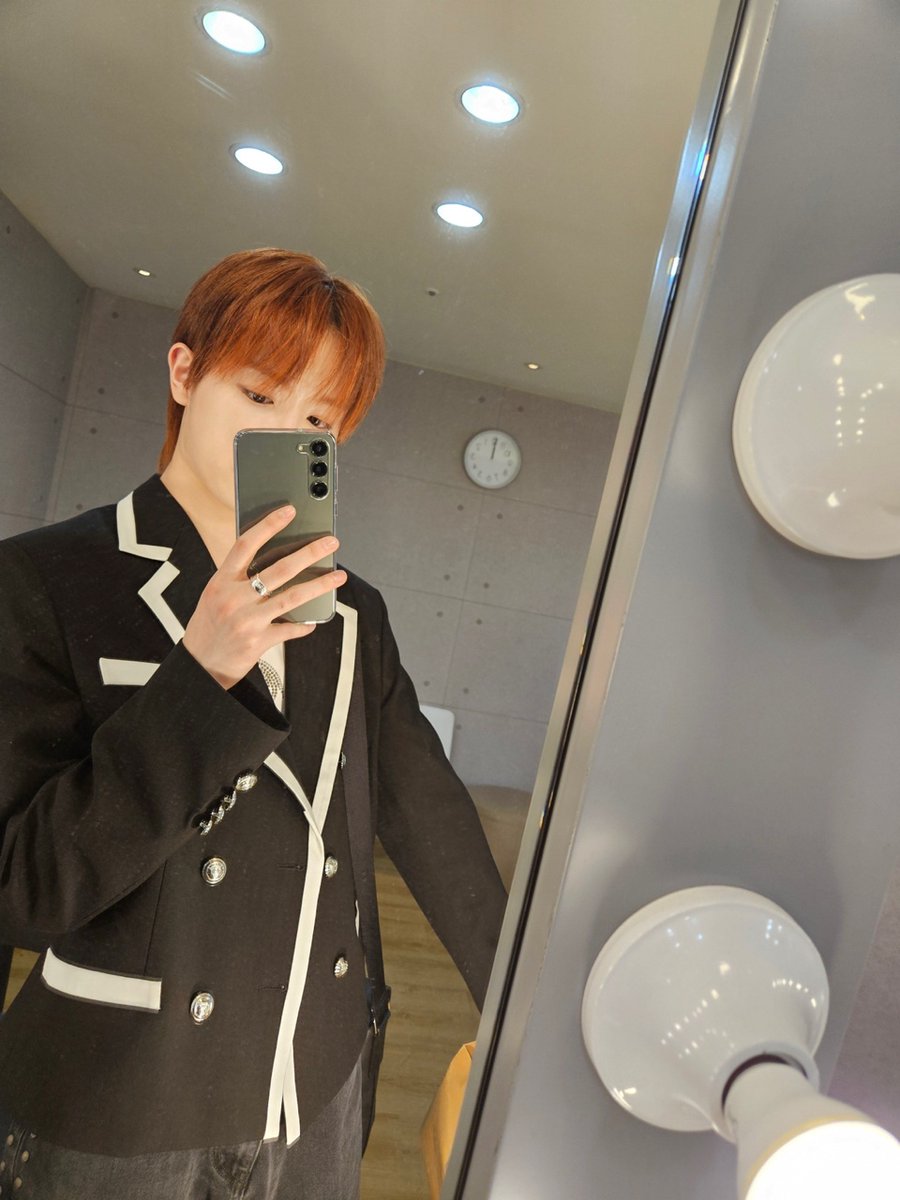 tpstarchive's tweet photo. [04:52 PM KST]

- Did you watch Music core ~?

[05:22 PM KST]

- 📷
- 📷

240317 🐶🫧 00:25AM KST

- finished
- I'm off work!
- I have to sleep and get up soon
- see u tomorrow
- Luv u 🤍🤍 https://t.co/JY3fq22nw4