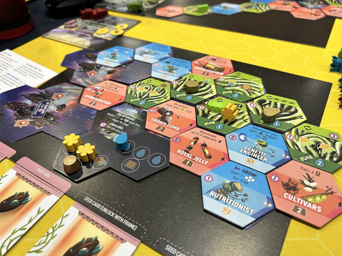 NoOrdinaryMeeps's tweet photo. #datajon demolishes us at Apiary. New levels of respect for this game! #apiaryboardgame https://t.co/TwusiUi4QK