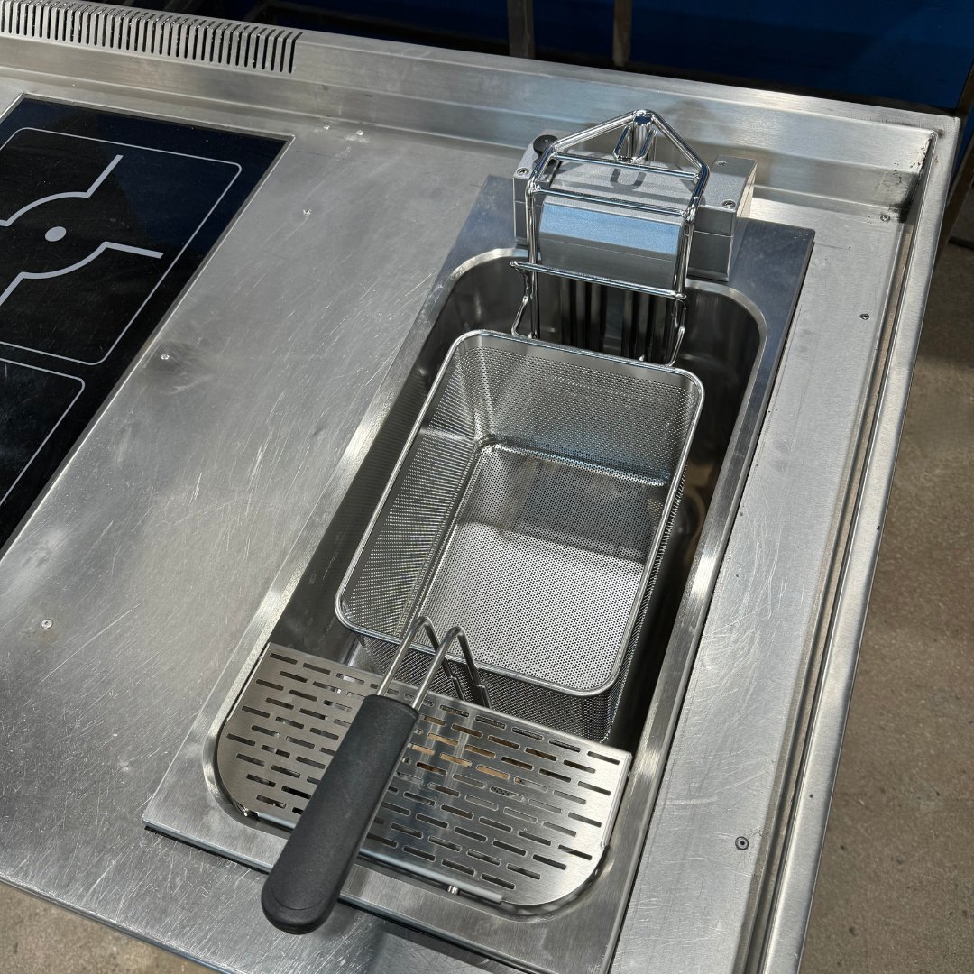 TargetCatering's tweet image. One second hand Target induction suite and one new pasta boiler🍝

Our  in-house design🧑‍💻 and fabrication team 🧑‍🔧were quickly able to  accommodate our client's cookline alterations that were needed for this  used induction suite.🔥🔥

Contact us 📞 01452 410447