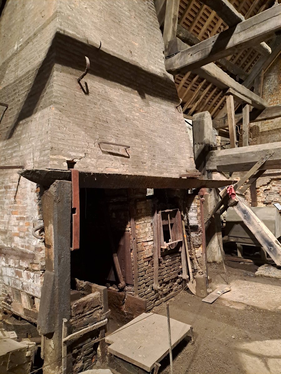 Cpd_Arts_61's tweet photo. La grande forge d'Aube, près de L'Aigle, avec son enseignant détaché, reçoit les classes de cycle 3 autour d'ateliers et d'un escape game pour découvrir ce lieu du patrimoine industriel ornais. #apatrimoineetsciences #patrimoineetmathématiques https://t.co/2ZM5BMyVZG