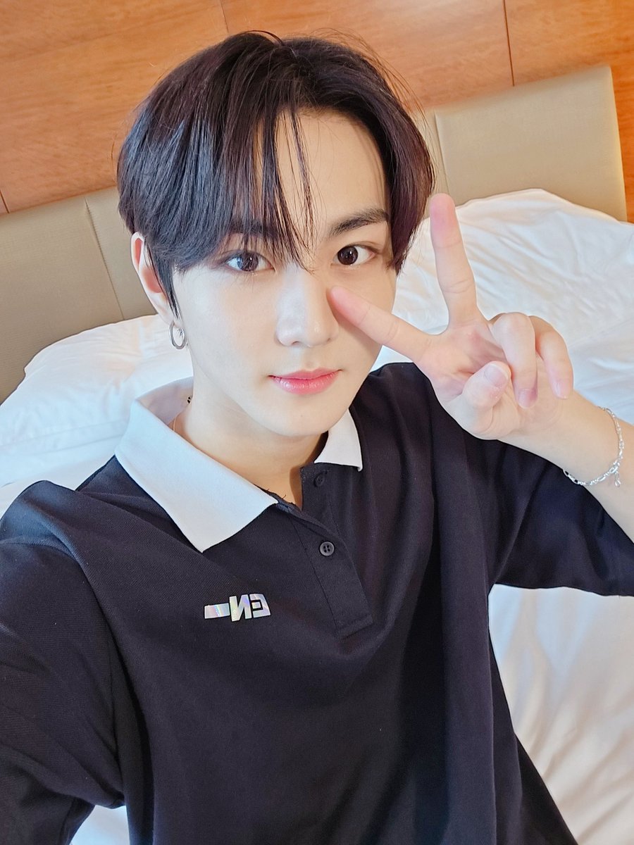 enhypenweverse's tweet photo. [ #정원’s Post ] 240603

#JUNGWON: It’s Monday~
Is everyone spending it well
I ate yubuchobab [fried tofu with stuffed rice] today heh
Everyone, don’t skip meals and eat everything😊

@ENHYPEN_members @ENHYPEN #ENHYPEN #엔하이픈 https://t.co/7ldrhcnJ0h