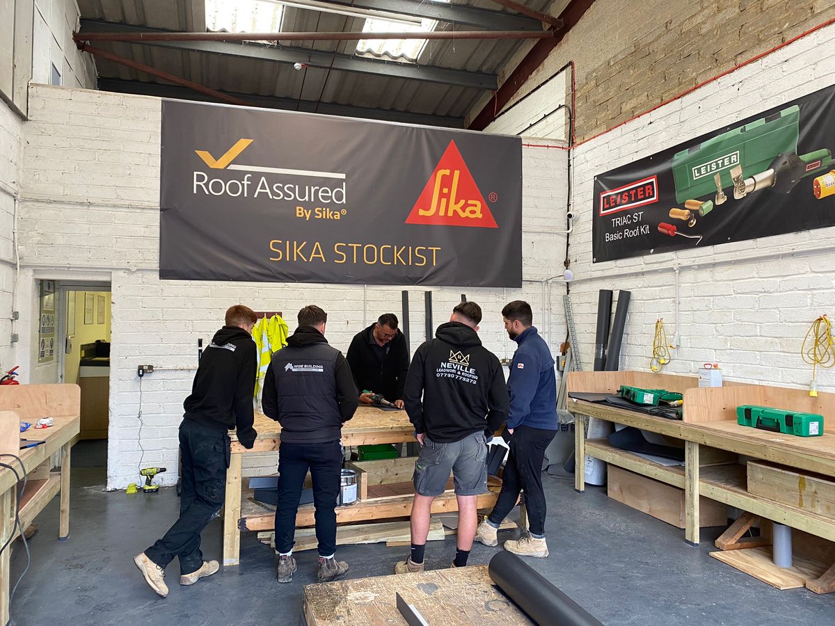 RavenRoofingSup's tweet image. Another great single ply training session completed at our Swindon Training Centre.  To book a place on an upcoming courses, please contact: Jack.lewis@ravenroofingsupplies.co.uk 
#singleply #trainingiskey #roofingsupplies 
@Sika @SikaLimited @RoofingToday