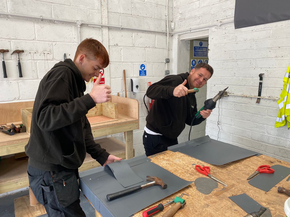 RavenRoofingSup's tweet image. Another great single ply training session completed at our Swindon Training Centre.  To book a place on an upcoming courses, please contact: Jack.lewis@ravenroofingsupplies.co.uk 
#singleply #trainingiskey #roofingsupplies 
@Sika @SikaLimited @RoofingToday