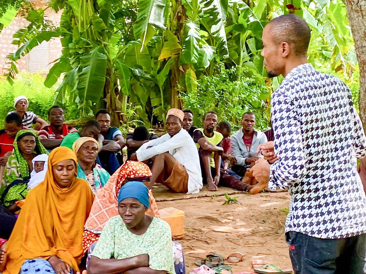 Huria_KE's tweet photo. HURIA promotes ethical farming, and reduces exploitation through training, leading to fair wages and improved economic conditions for workers, benefiting both the community and the economy.
#SDG8decentworkandeconomicgrowth #dignifyinglives
@BaseTitanium https://t.co/AdzVBBw7W6