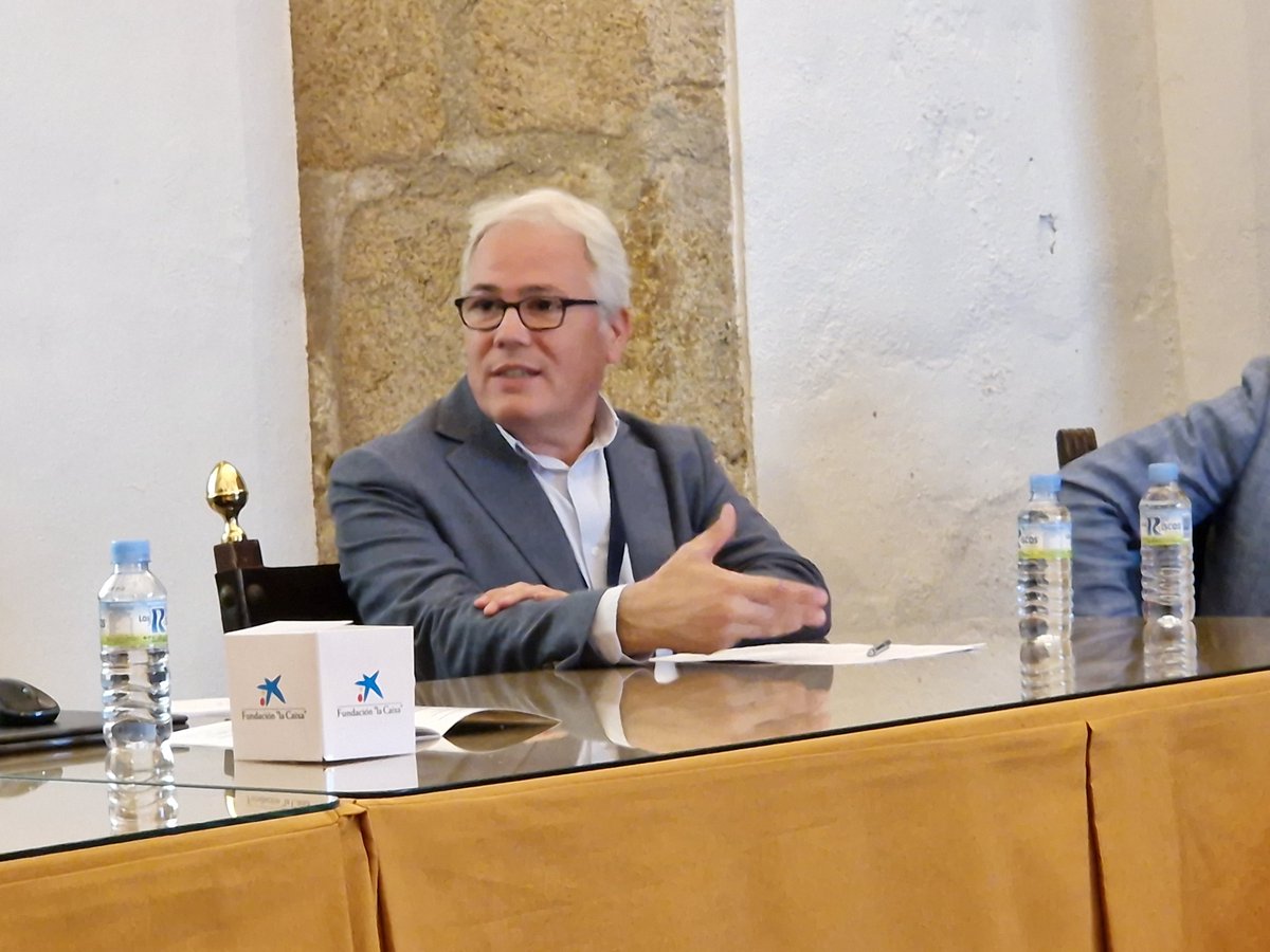 computaex's tweet photo. Juan Antonio Rico, Director General de @cenits, participa, junto a Anto Recio (@FundecytPCTEX) y Sofia Silveira (@spilabuex) en la Mesa redonda sobre IA y servicios avanzados de digitalización para empresas. #CongresoEBEN @OEticaUEX https://t.co/toS5QtYShG
