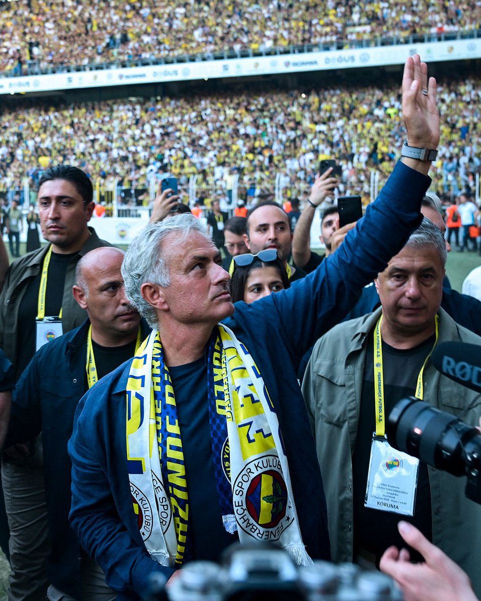 💛💙👋

#UCL