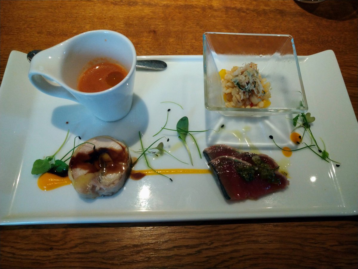 concerto_hari's tweet photo. 荻窪のイタリアンレストラン、ドラマティコにて1人ランチ。

メインディッシュ(白身魚のサルティンボッカ風)の写真を撮り忘れましたが、前菜からドルチェまでMolto buonoでした🥰

#Drammatico
#ドラマティコ
#イタリアン
#荻窪 https://t.co/c7cfUax4ZW