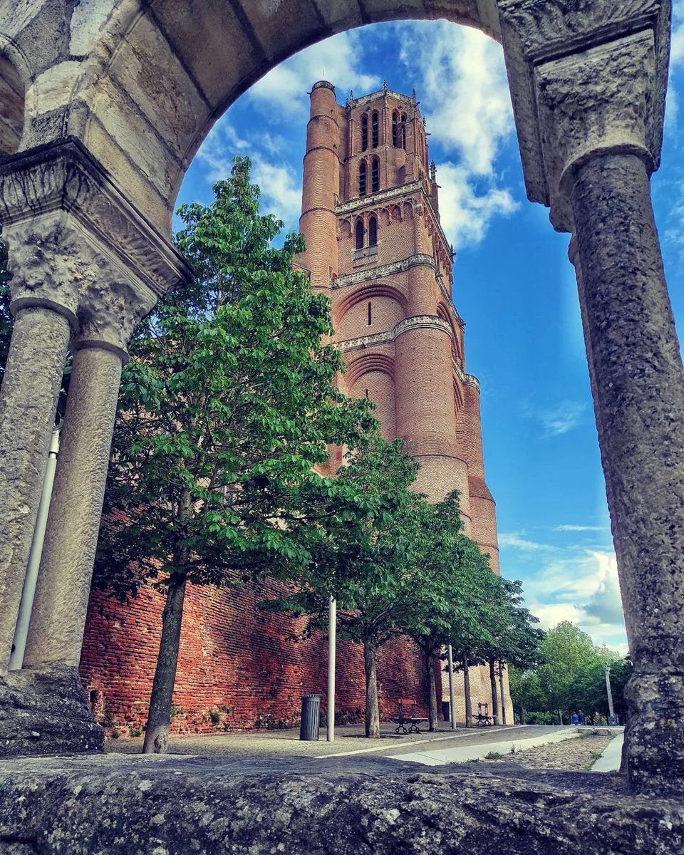ville_albi's tweet photo. #AlbiEnPhotos La Ville d'Albi vous souhaite une agréable semaine avec cette sélection de photos printanières.
📸 Merci à e.l.o.d.i.e.8.1, photo_minjae, miss.tarnaise.81 et mellebonplan pour ces photos ! N'hésitez pas à partager vos clichés via #Albi et #partageonsalbi. https://t.co/YpNGGTaOui