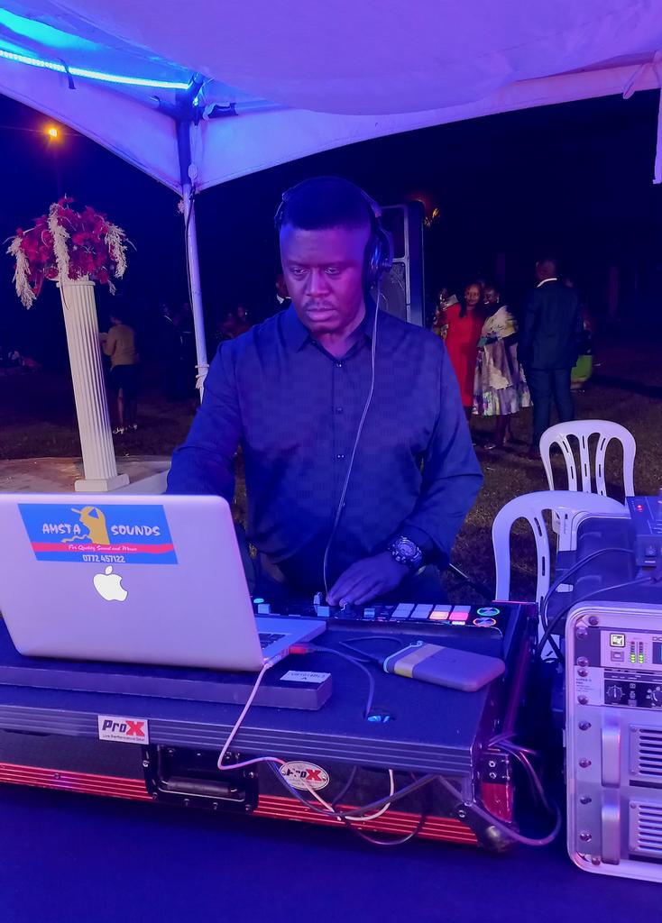 DJ.Alberto in the mix with Amsta Sounds contact us on 0772457122 0702457122 for bookings #amsta@22