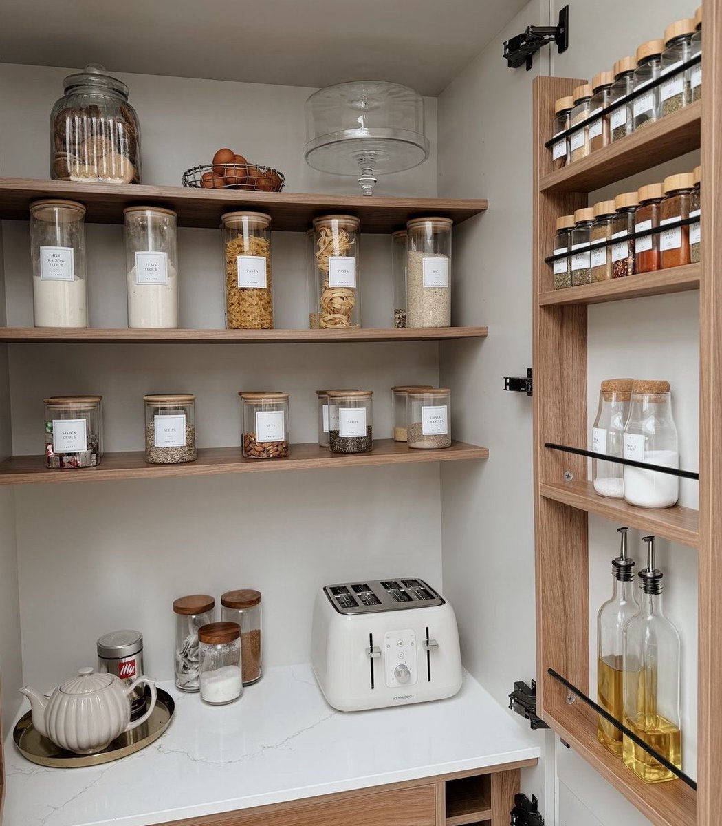 WrenKitchens's tweet photo. How will you be organising your Wren Kitchens pantry? We love IG:ouraspey_abode's take on minimalist organisation in our cooks pantry! 👇

#WrenKitchens #PantryStyle #KitchenPantry #InteriorDesign #OrganisationHacks https://t.co/OfY9ZoqL2C