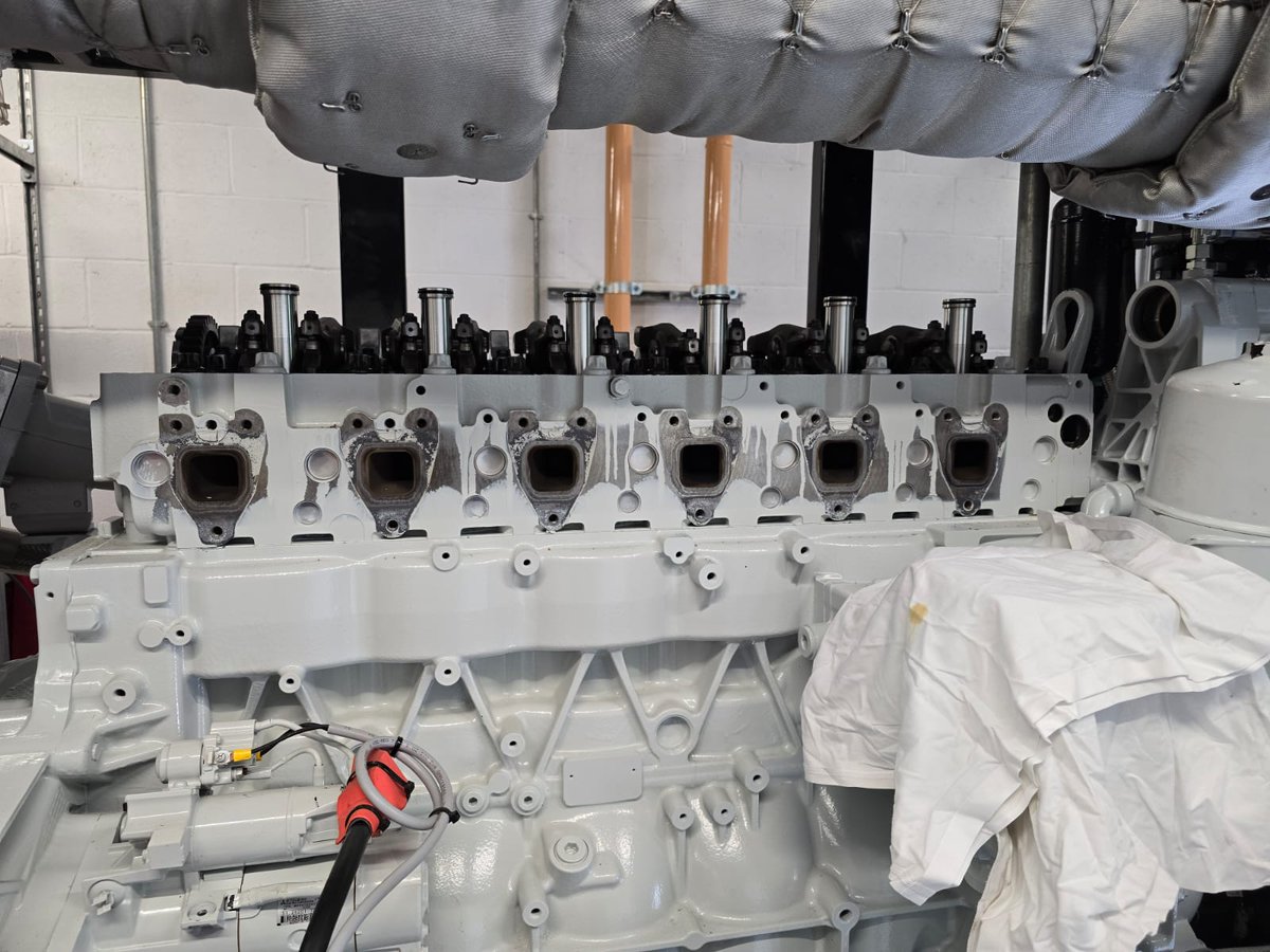 Starting June as we mean to go 👏🏼 we've just completed a cylinder head replacement on an E2676 E302 CHP for a leisure centre. Upgraded to HVA and revamped the camshaft and rocket mechanisms.
#mechaniclife #engineupgrade #engineering