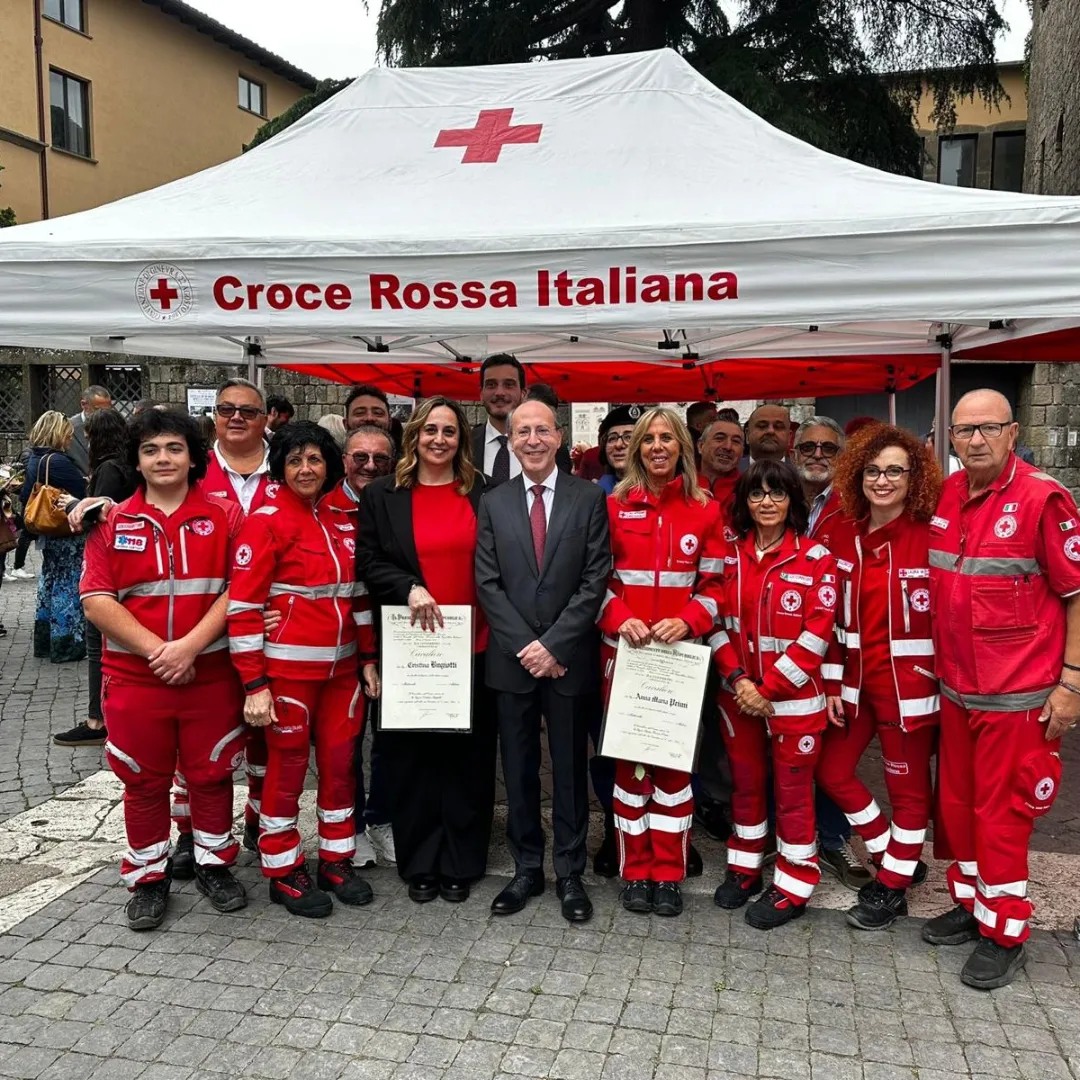 2 giugno - Conferito il Cavalierato a due Volontarie della Croce Rossa dlvr.it/T7lzNv