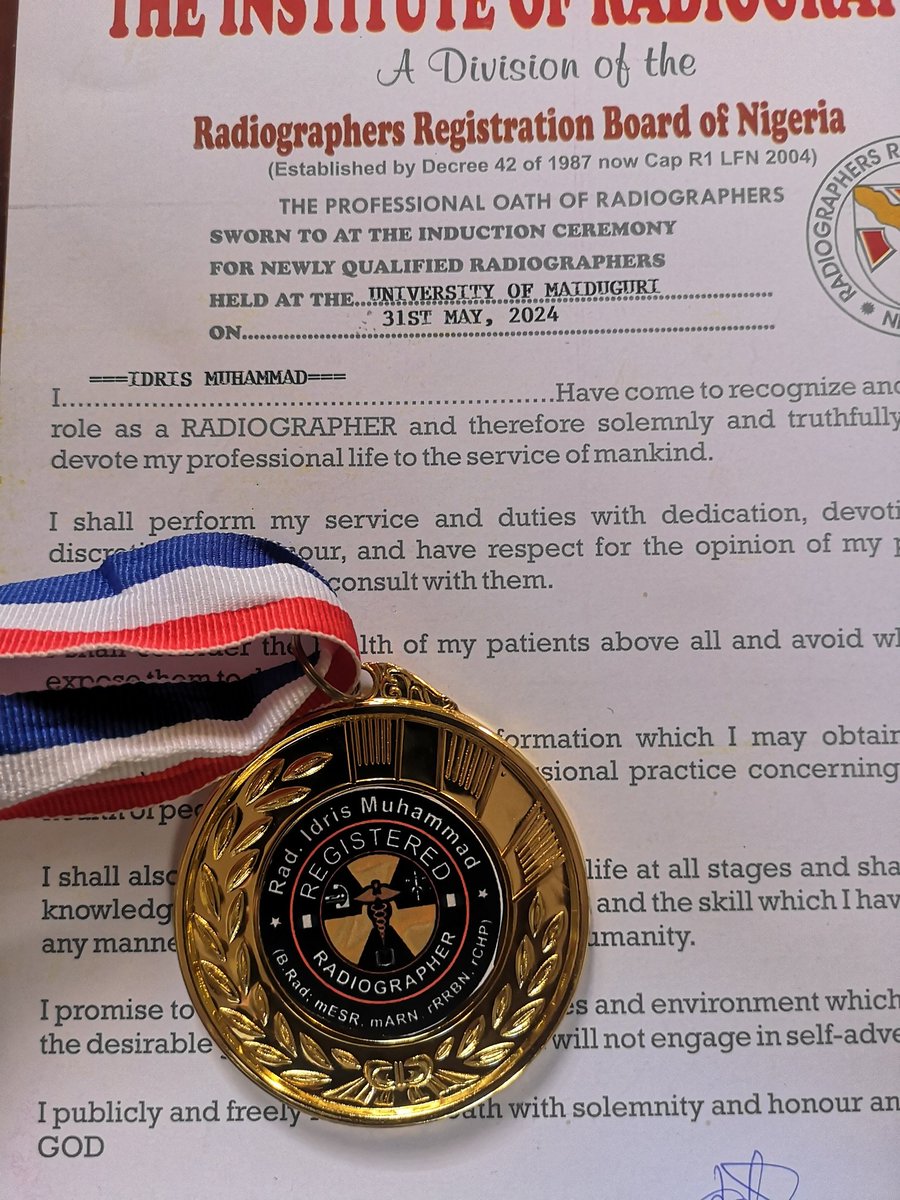 EedreesMd's tweet photo. Alhamdulillah!!! 🎓 ☢️ 

Took my oath and got inducted into the Medical Radiography profession. https://t.co/oCsGULrbZk