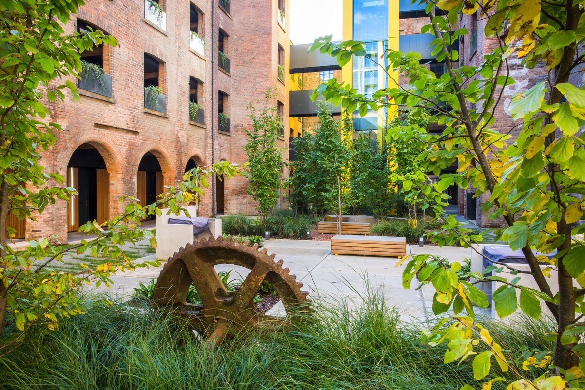 ExtArchitecture's tweet image. Delighted that #Crusader in #Manchester for @capitalcentric with @shedkm has been recognised with 2 @ribanorthwest awards! We relished the opportunity to design a sympathetic courtyard landscape that honours the listed mill buildings &amp;amp; provides a unique space for the community🌿
