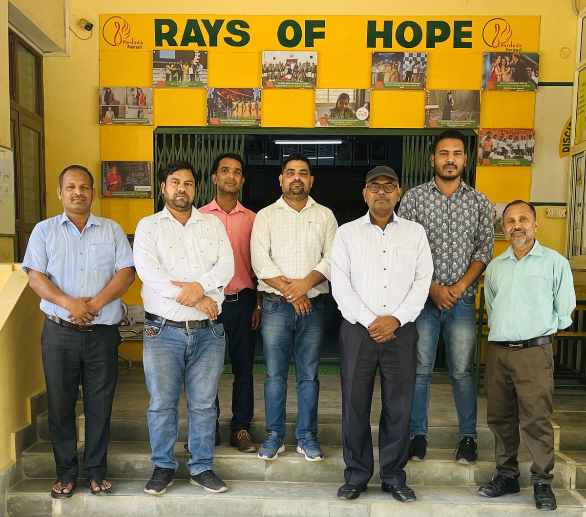 PardadaPardadi's tweet photo. Recently, CDD had a meeting with the Deputy Commissioner and District Mission Manager from NRLM. We discussed our operations and challenges and agreed to hold future joint meetings to develop community institutions and livelihood activities.

#communitydevelopmentdivision https://t.co/4Os3QzPoz6