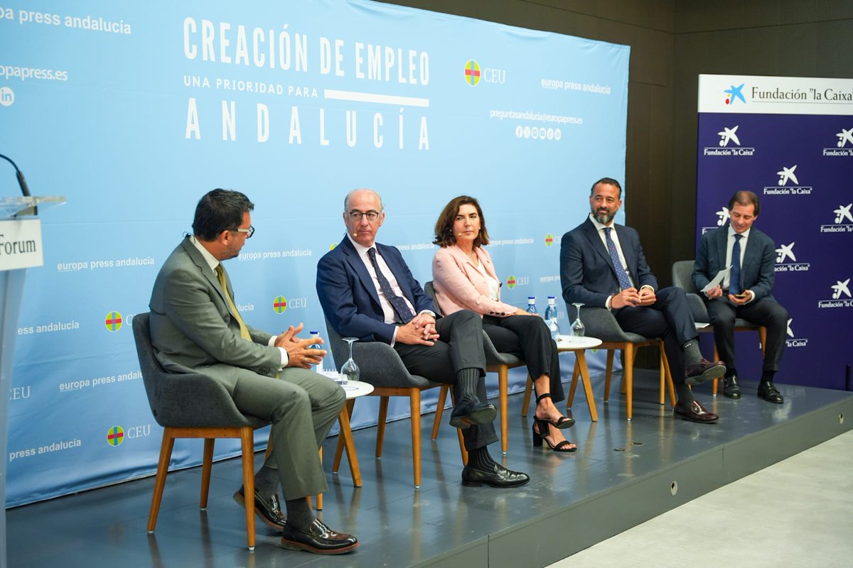 .@EmpleoJunta ultima el diseño de itinerarios formativos para dar respuesta a las grandes industrias de Huelva y el Campo de Gibraltar con una convocatoria plurianual que comenzaría en 2025 #EPDesayunoEmpleoCEU