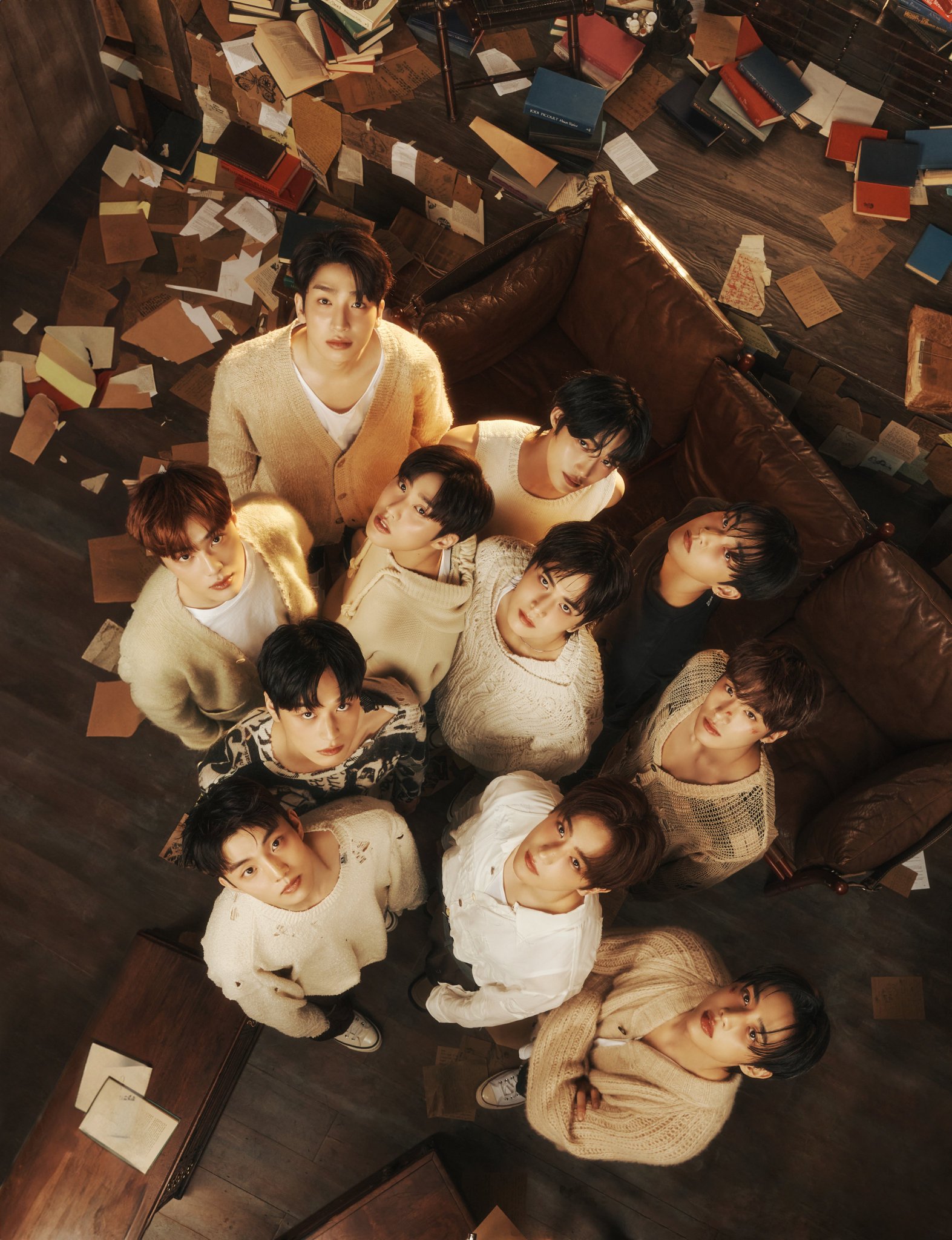 theboyz ドボイズ AAA 2023 AAA] 더보이즈 (THE BOYZ) - INTRO Perf. + WATCH IT - YouTube