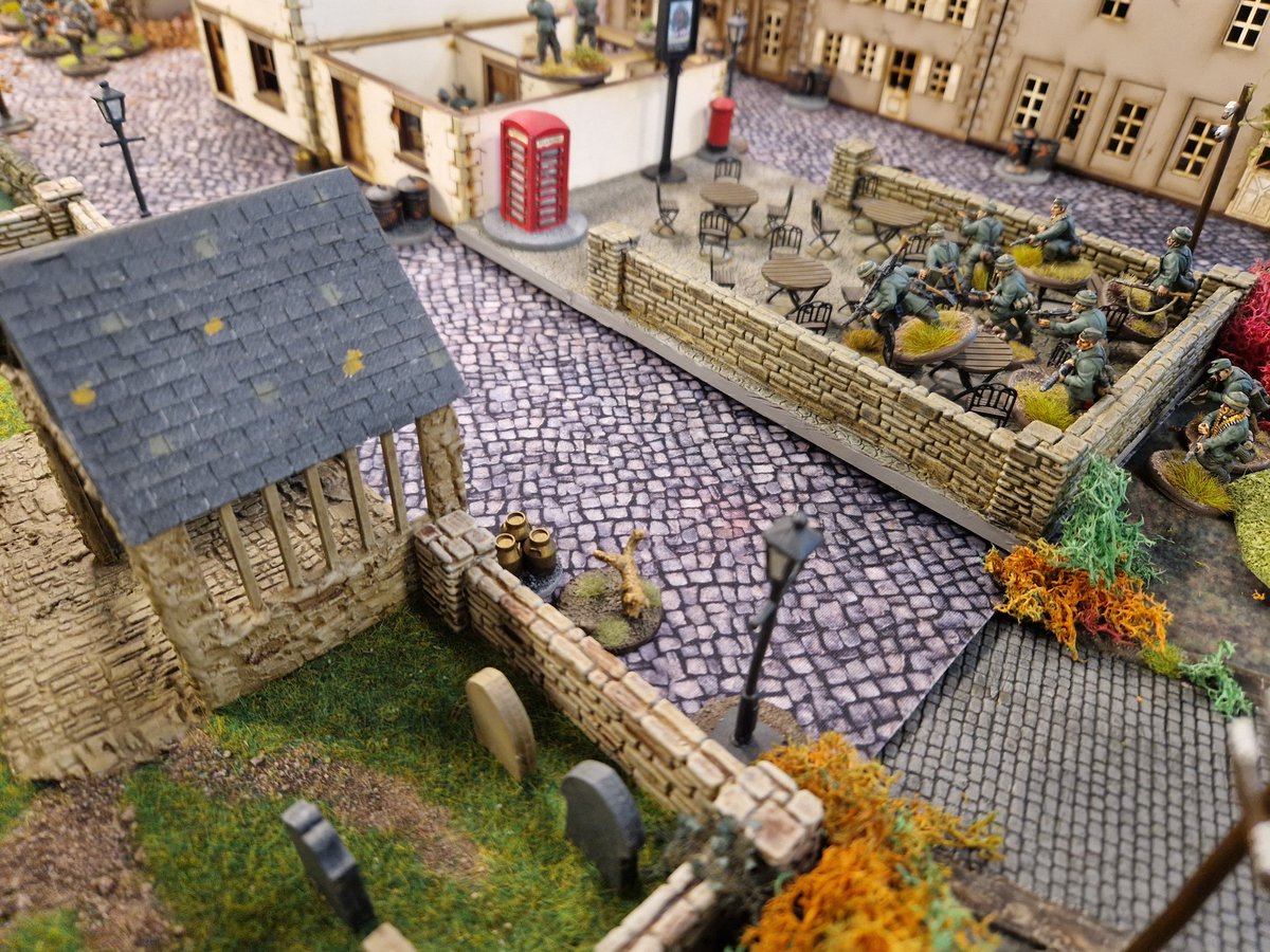 Olvekr's tweet photo. I played in @jaje7406's amazing game of Chain of Command at OML10. The Home Guard sadly were unable to stop the Germans, but the game had so many memorable moments. Thanks! https://t.co/bZi8ceIQPY