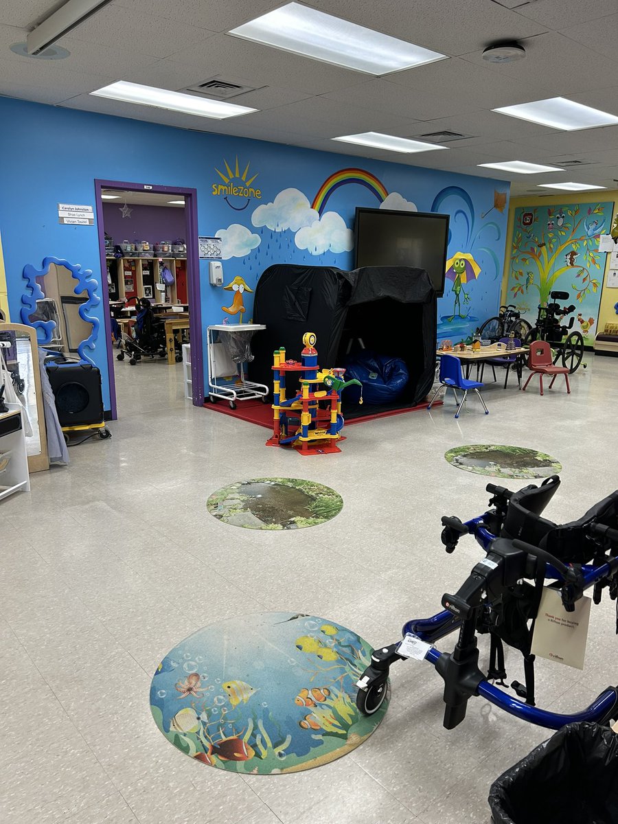 LaurieTyoOCSB's tweet photo. Years ago, my very first school placement was at the CHEO school. My visit today was a step back in time to my start in #SpecialEducation 🤍

#TransitionToSchool https://t.co/nGvZyel2YR
