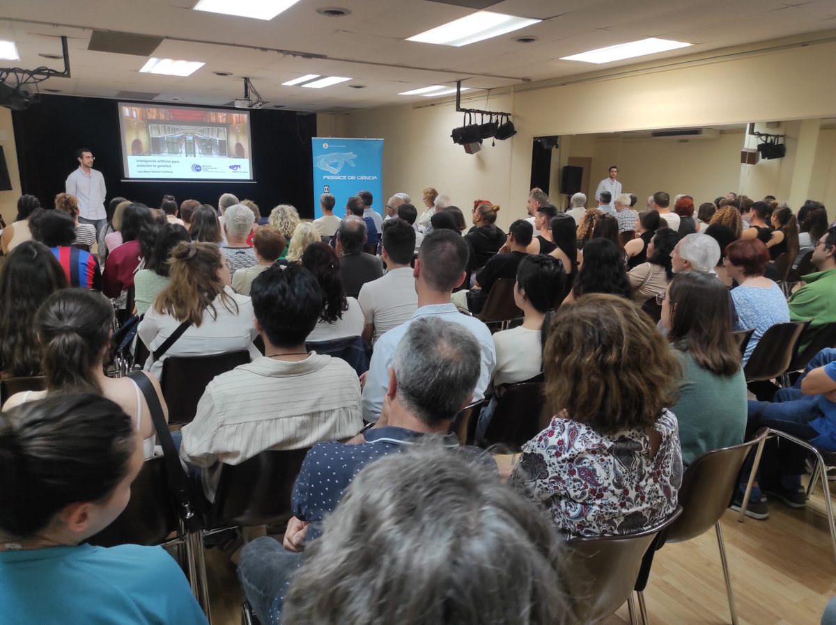 Gracias a las ~100 personas que os pasasteis por la charla. ¡Qué chulo recibir tantas preguntas y ver tanto interés! <a href="/mele_lab/">Melé Lab</a> <a href="/BSC_CNS/">BSC-CNS</a> <a href="/BecariosFLC/">Becas Fundación "la Caixa"</a> <a href="/Pessics/">Pessics de Ciència</a>