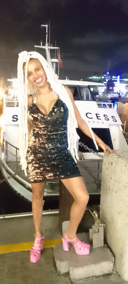 wanjirugachiee's tweet photo. 🌊Embracing joy of life at the harbor!🚤
✨From vibrant tour boats to splendid restaurants, every corner resonates #melody of #celebration
Here's to rejoicing in every moment, wherever we are!
😊
#Harbor #LifeIsASong #Celebrate #Vacation #Desires #Daydreams #Bubbly #Charismatic https://t.co/2u13X1KS3p