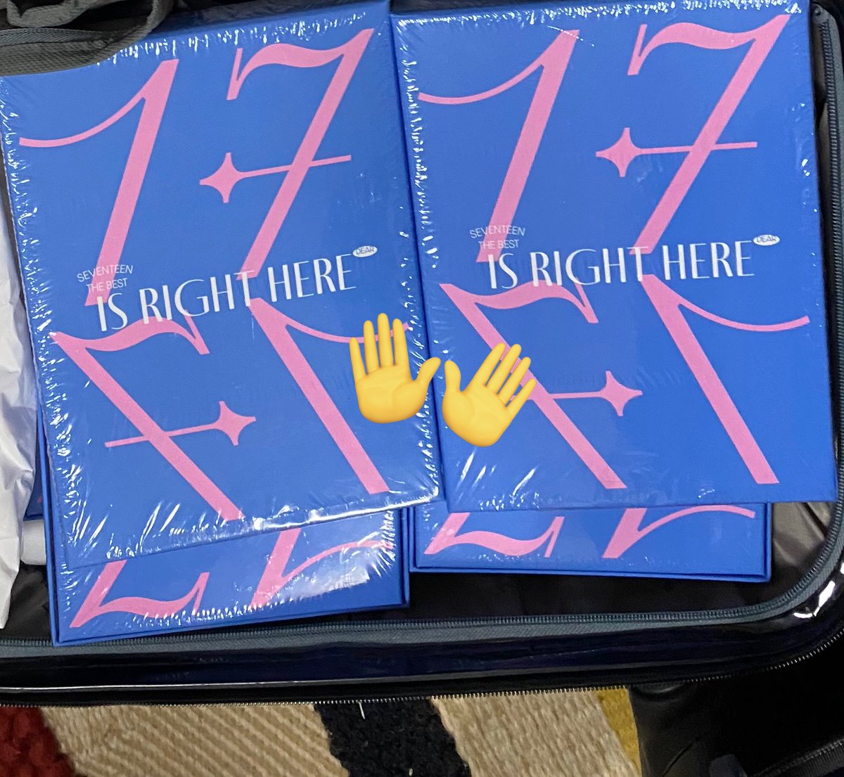 niagtyna's tweet photo. GIVEAWAY TIME💦

Dalam rangka Alhamdulillah semuanya  di lancarkan so l’ll gift 

🎁 : 2 Album seventeen DEAR  ver . Sealed

- 2 winner
- follow @sharingbynit 
- rt , like , drop proof after follow and you’r  bias

End : 10 june 

Be happy and healthy, alwys.
🌻🩵🩷 ˘͈ᵕ˘͈ ¨̮ https://t.co/RtlGVPAFo4