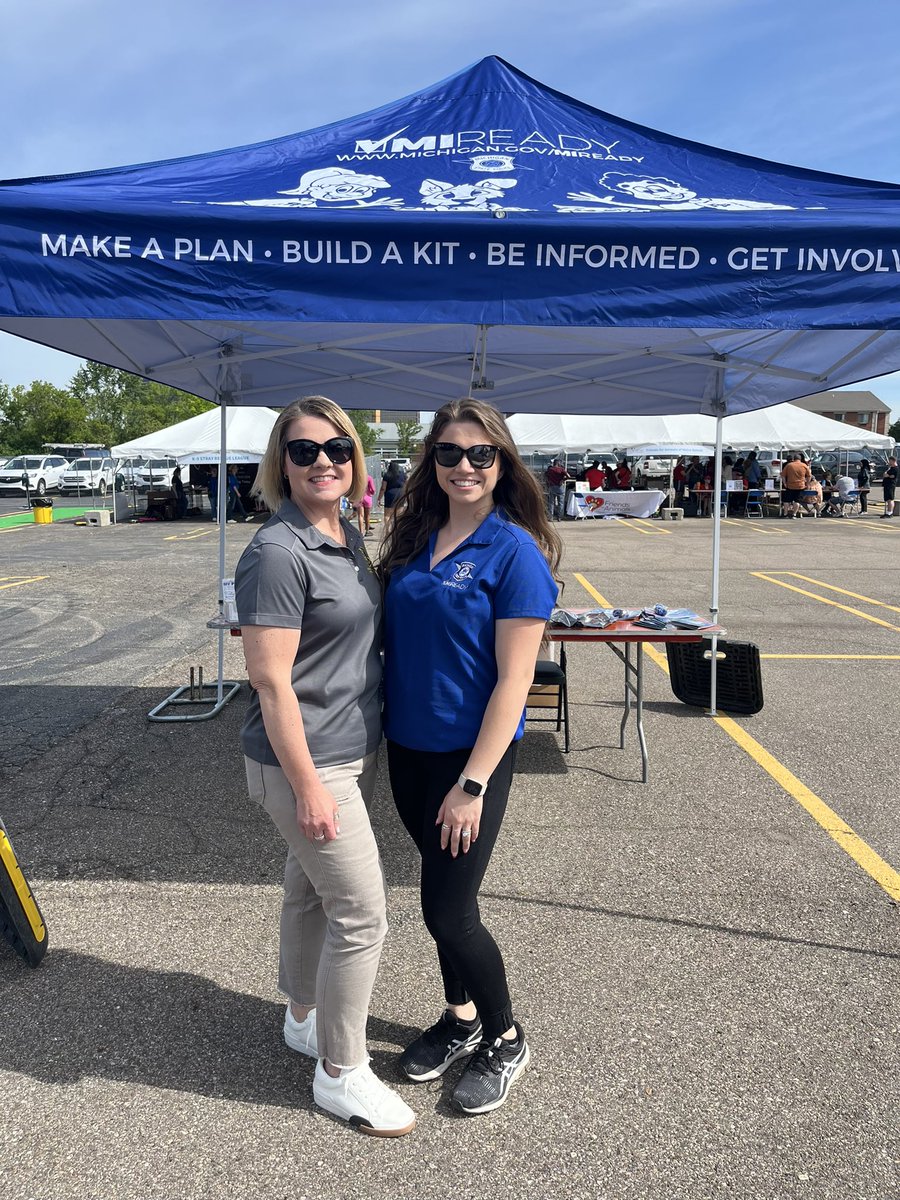 MichEMHS's tweet image. June is Pet Preparedness month! Saturday members of our team kicked it off by spreading the word at the Meet Your Best Friend event in Southfield. Do you have an emergency plan for your pet? Learn more here: michigan.gov/miready/plan-a… 
#miready #petpreparedness